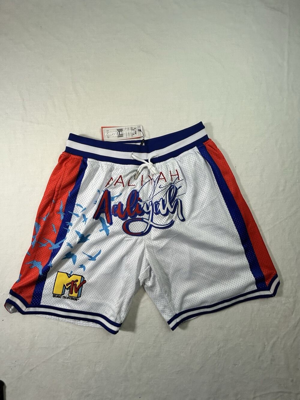 Headgear Classics Shorts Mens L White Aaliyah MTV Basketball Embroidered Graphic